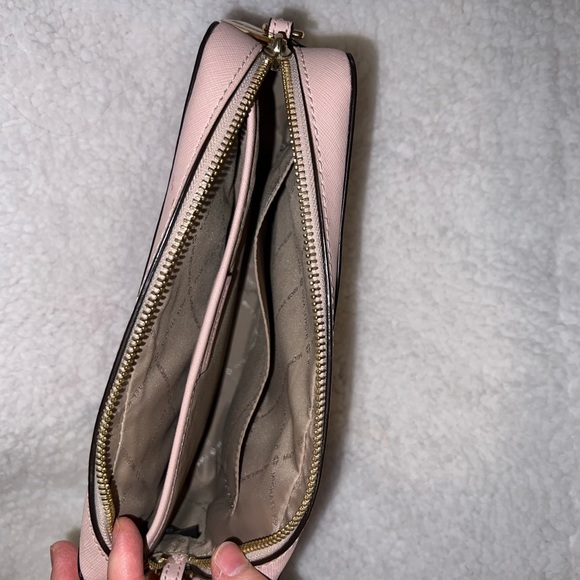 Michael Kors crossbody - Picture 4 of 6